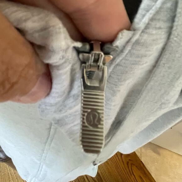 Lululemon Cardigan Jacket Womens Size 4 Coast Wrap Gray Sporty‎ Zip Up Running - Picture 8 of 8